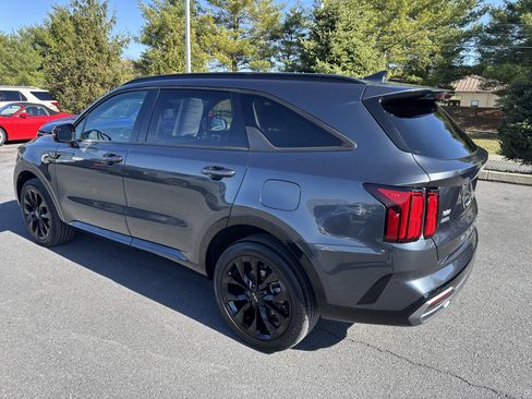 Used 2022 Kia Sorento SX image 6