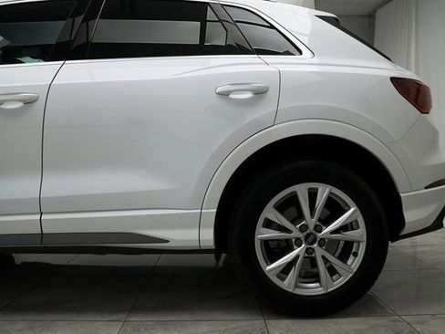 Used 2025 Audi Q3 2.0T Premium image 11