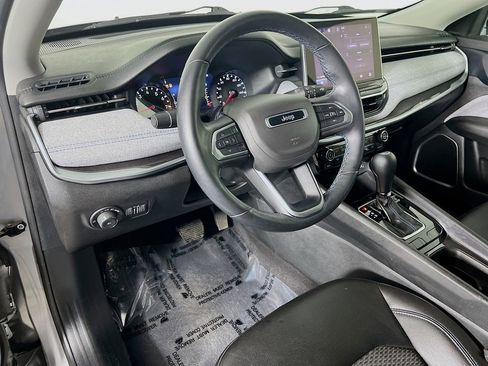 Used 2022 Jeep Compass Latitude w/ Convenience Group FWD image 9