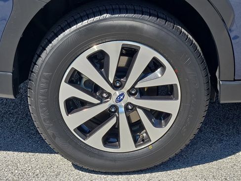 Certified 2025 Subaru Outback Premium AWD/4WD image 8