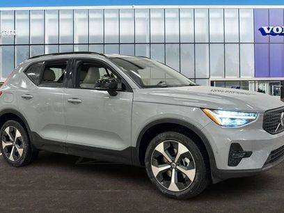 New 2026 Volvo XC40 B5 Plus w/ Protection Package Premier