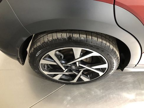 Used 2023 Hyundai Kona Limited image 9