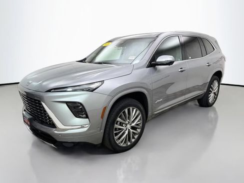 Used 2026 Buick Enclave Avenir w/ Super Cruise Package AWD/4WD image 3