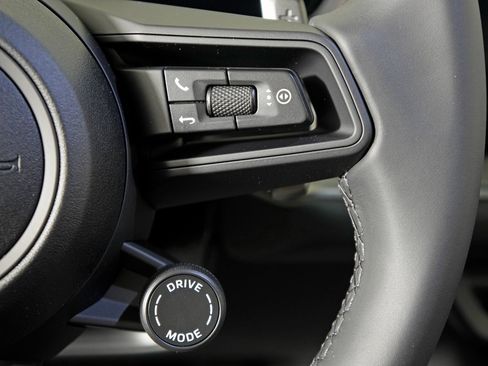 New 2026 Porsche Cayenne image 27