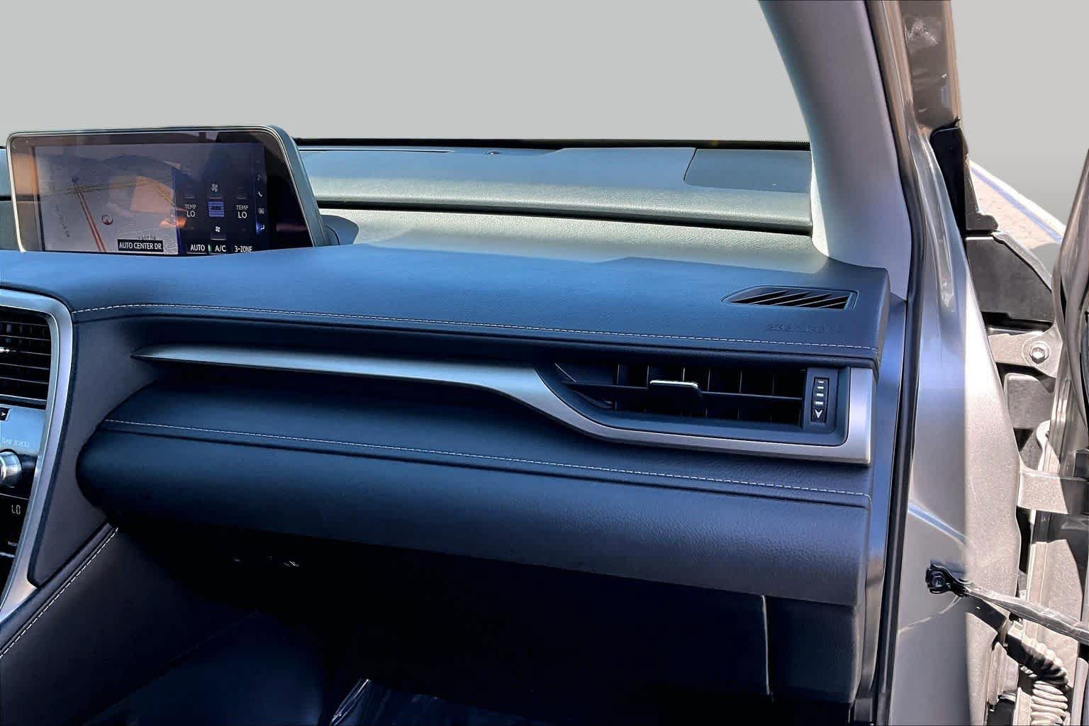 Used 2019 Lexus RX 450hL Premium w/ Premium Package AWD/4WD image 18