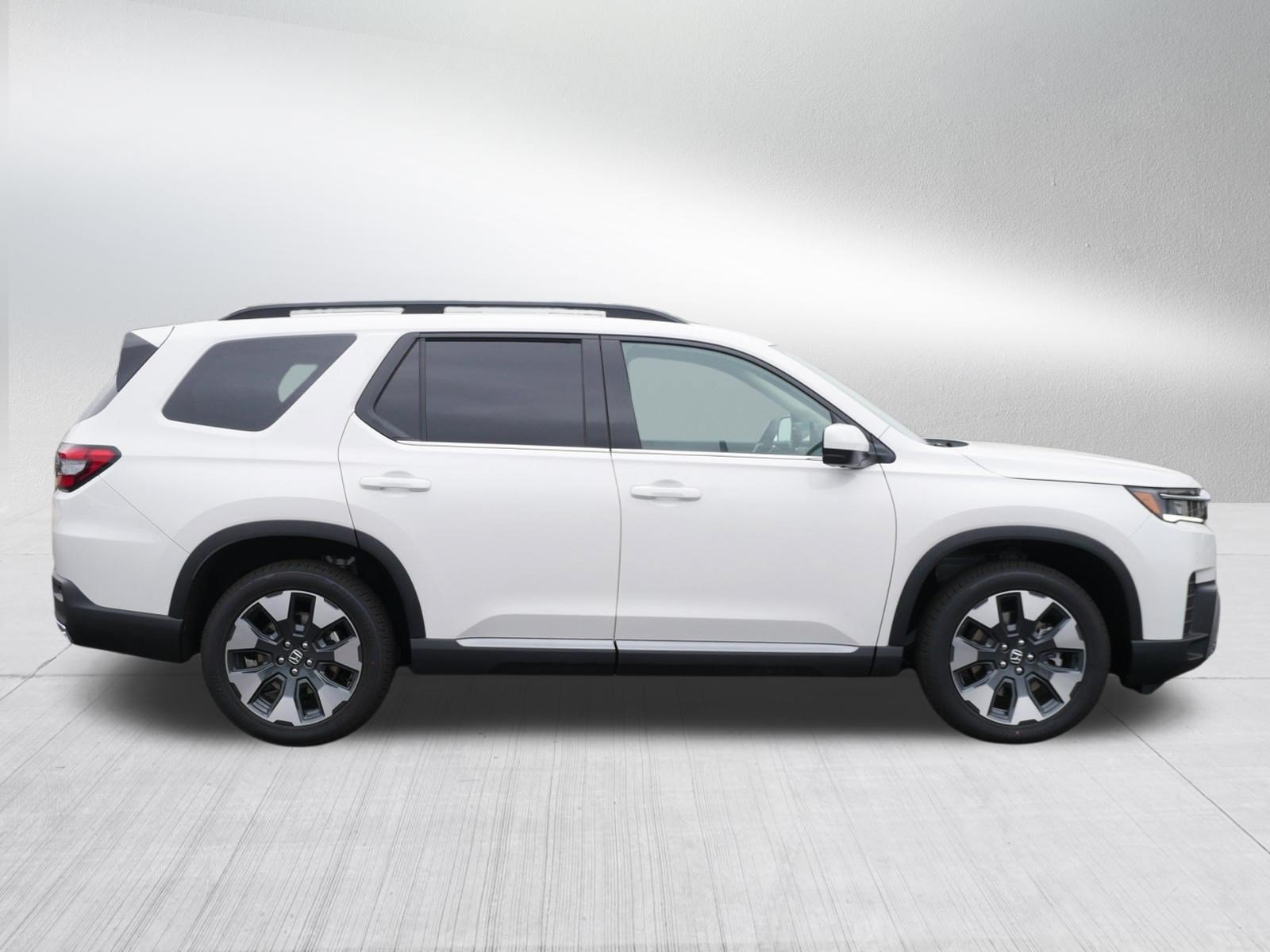 New 2026 Honda Pilot Touring image 8