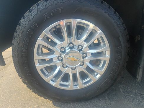 Used 2021 Chevrolet Silverado 2500 High Country w/ Technology Package AWD/4WD image 21