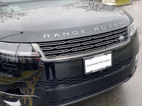 Used 2024 Land Rover Range Rover Sport SE image 30