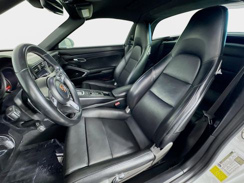 Used 2018 Porsche 911 Targa 4 GTS image 11