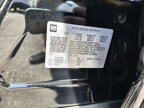 Certified 2024 Cadillac XT4 Sport w/ Cold Weather Package AWD/4WD image 33