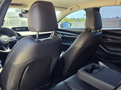 Used 2019 MAZDA MAZDA3 Sedan w/ Preferred Package FWD image 19