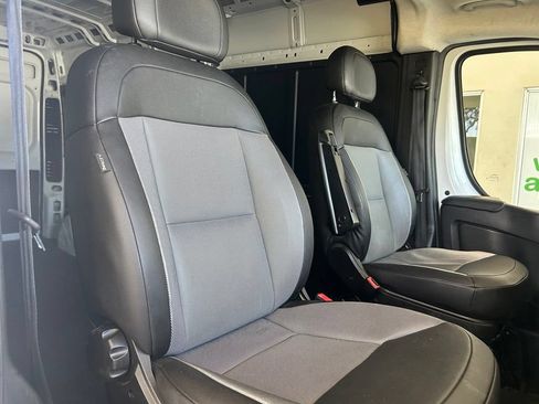 Used 2025 RAM ProMaster 2500 w/ Convenience Group FWD image 19