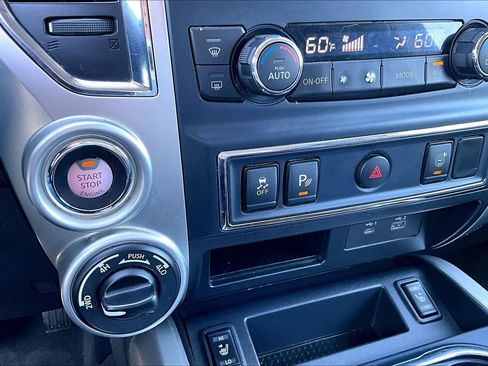Used 2021 Nissan Titan SV w/ SV Convenience Package image 22