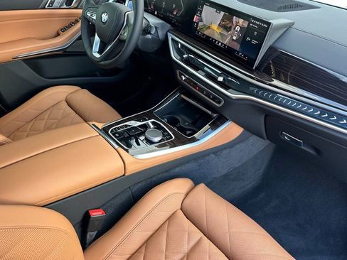 New 2026 BMW X5 xDrive40i AWD/4WD image 17