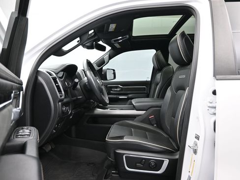 Used 2021 RAM 1500 Laramie AWD/4WD image 9