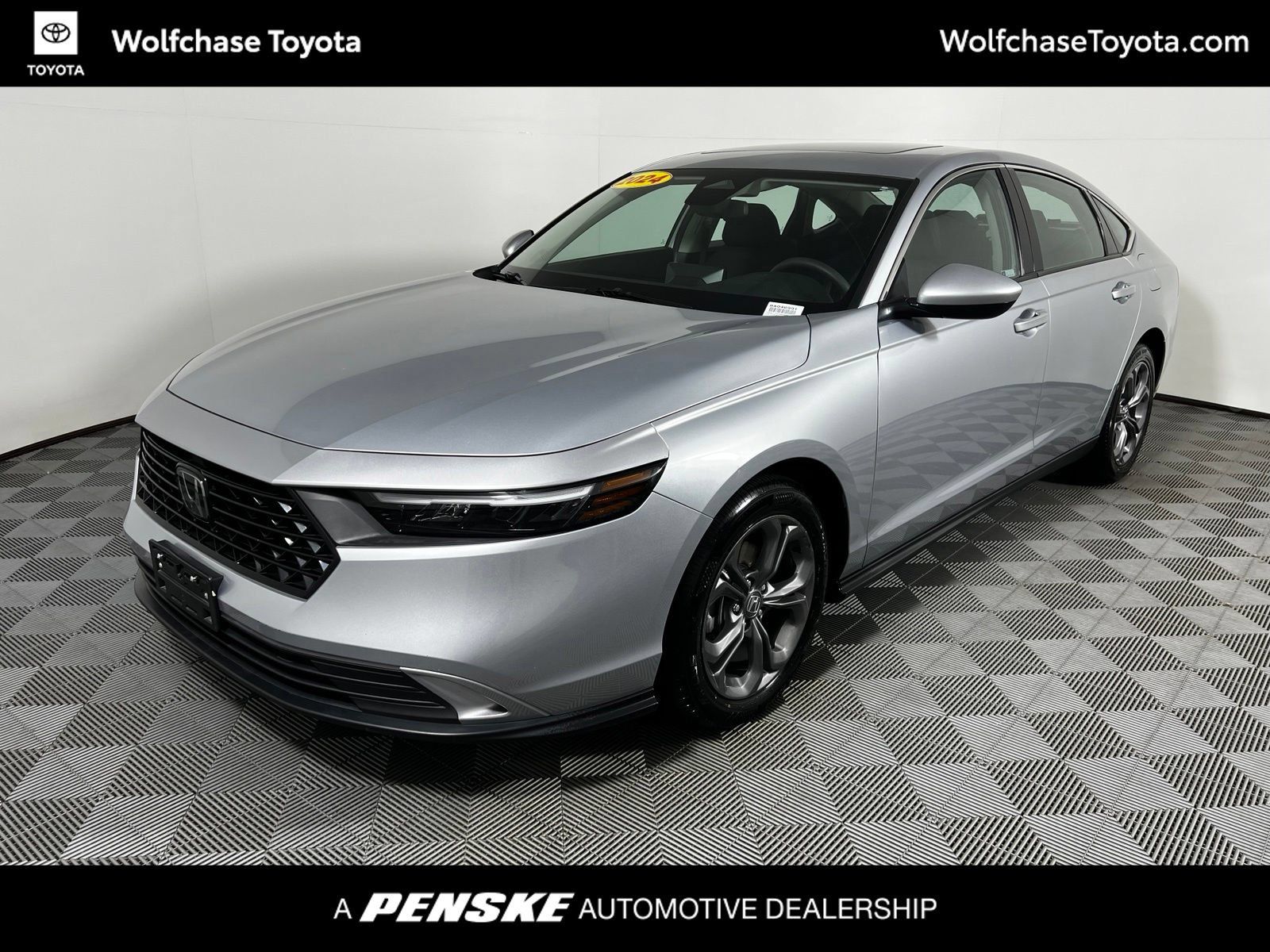 Used 2024 Honda Accord EX image 1