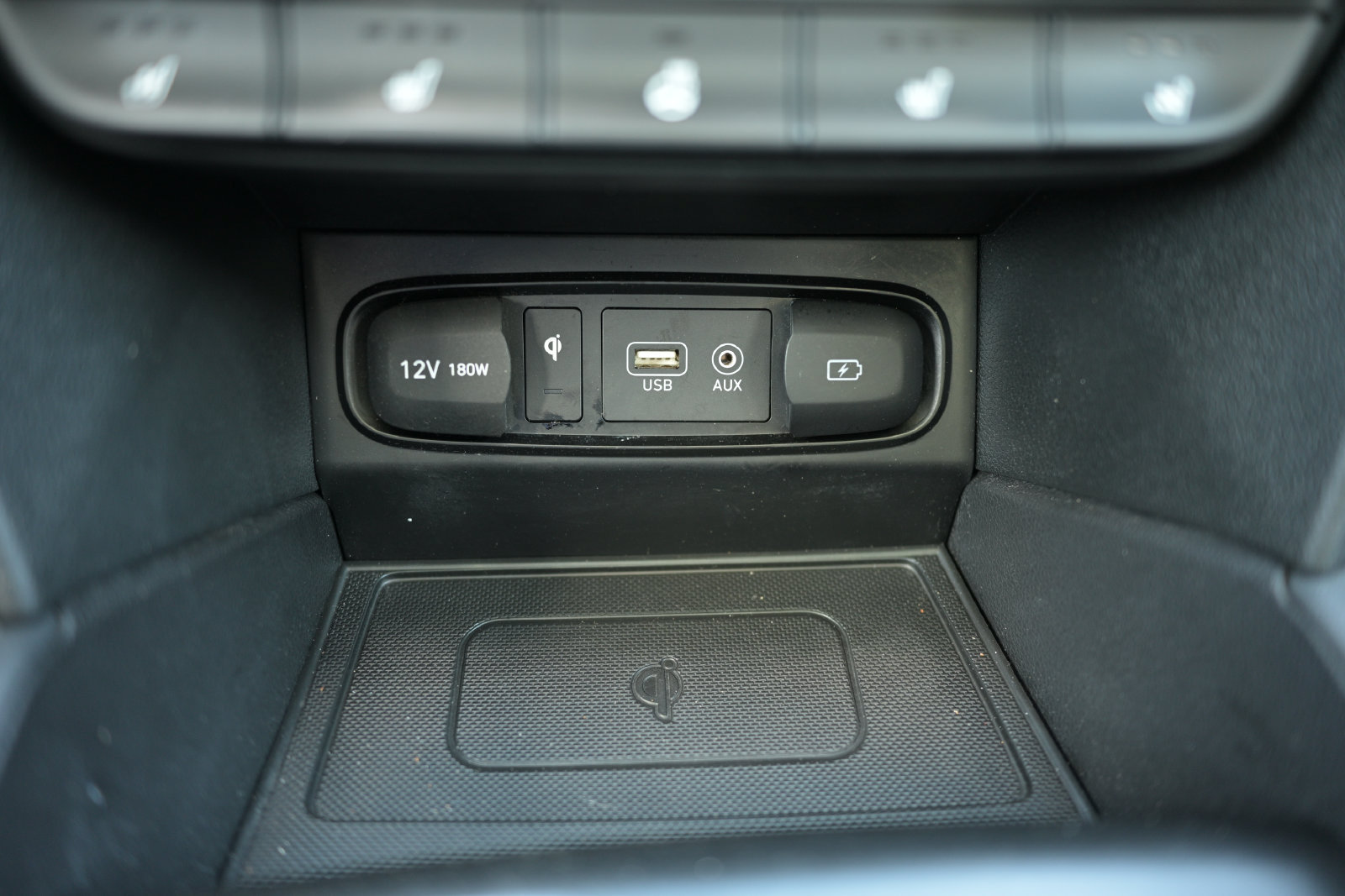 Used 2020 Hyundai Santa Fe Limited AWD/4WD image 25