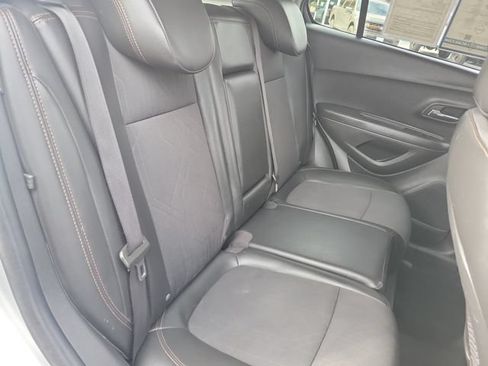 Used 2020 Chevrolet Trax LT w/ LT Convenience Package FWD image 26