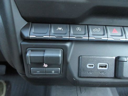 New 2026 Chevrolet Silverado 1500 Custom Trail Boss w/ LPO, Dark Essentials Package image 30