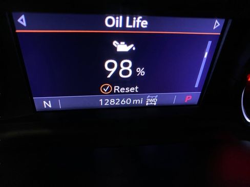 Used 2021 Chevrolet Silverado 2500 LT w/ Convenience Package AWD/4WD image 11