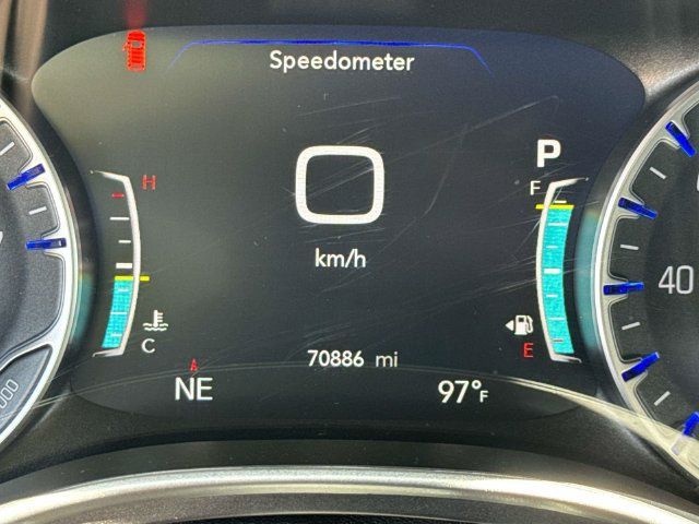 Used 2023 Chrysler Pacifica Touring-L FWD image 32