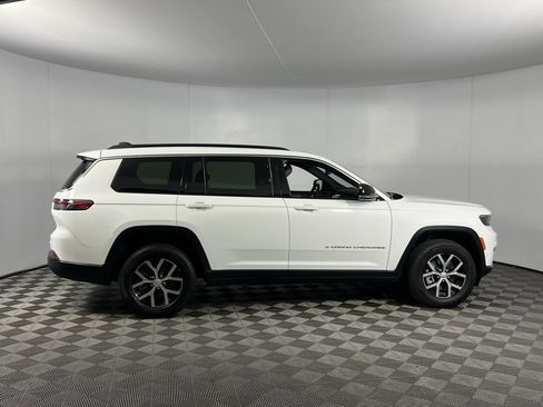 Used 2024 Jeep Grand Cherokee L Limited w/ Luxury Tech Group II image 9