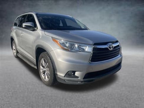 Used 2015 Toyota Highlander XLE image 7