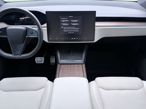 Used 2023 Tesla Model X AWD/4WD image 8