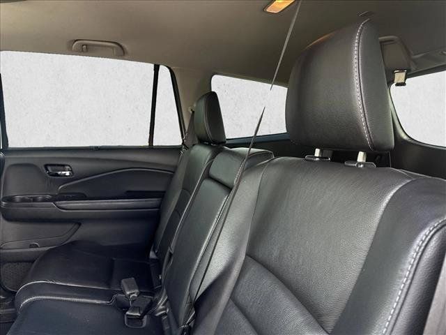 Used 2017 Honda Pilot Touring image 18