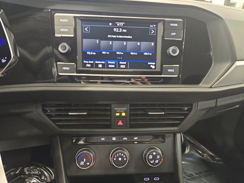 Certified 2022 Volkswagen Jetta S image 4