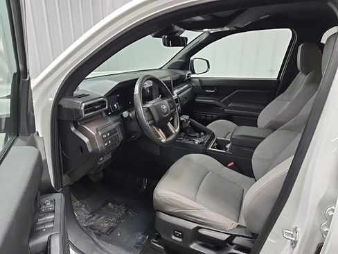 Used 2024 Toyota Tacoma SR5 AWD/4WD image 28