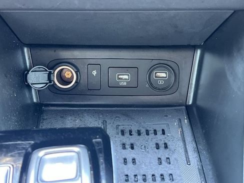 Used 2023 Hyundai Sonata Limited w/ Preferred Accessory Package FWD image 24