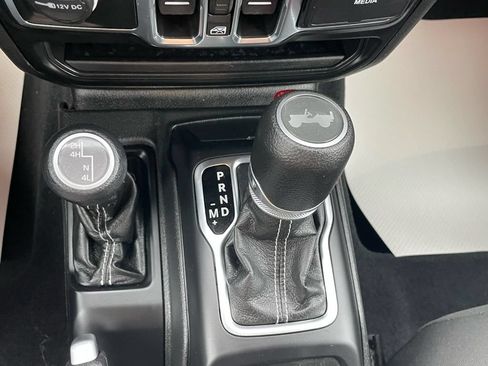 Used 2022 Jeep Wrangler Unlimited Sahara AWD/4WD image 32
