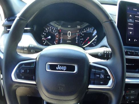 Certified 2025 Jeep Compass Latitude AWD/4WD image 20