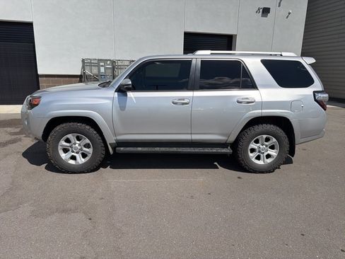 Used 2016 Toyota 4Runner SR5 Premium AWD/4WD image 6
