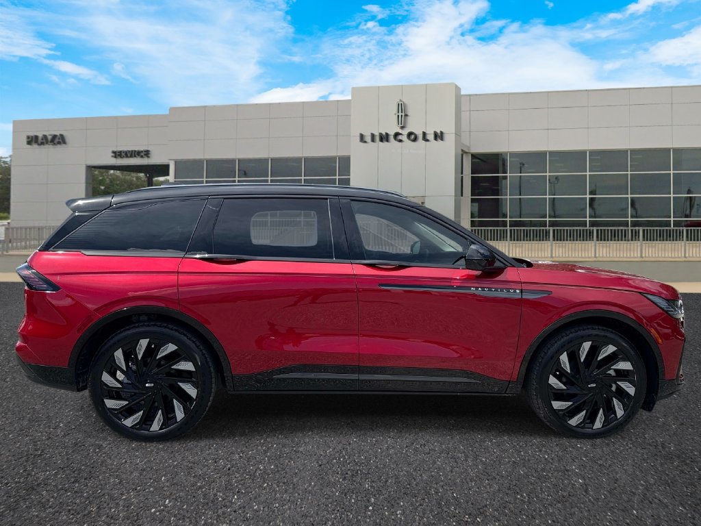 New 2026 Lincoln Nautilus Reserve AWD/4WD image 2