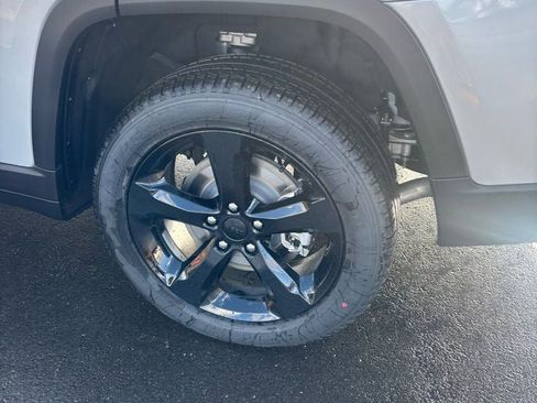 New 2026 Jeep Grand Cherokee L Limited image 25