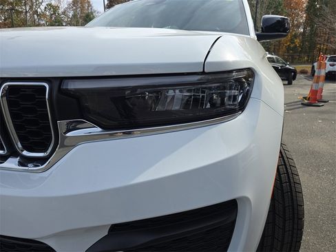 New 2025 Jeep Grand Cherokee Laredo X image 32