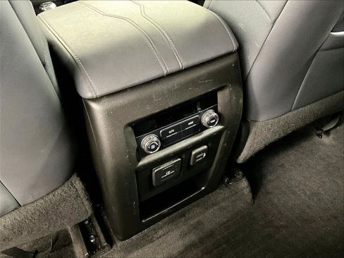 Used 2019 Chevrolet Traverse LT w/ LT Premium Package FWD image 10