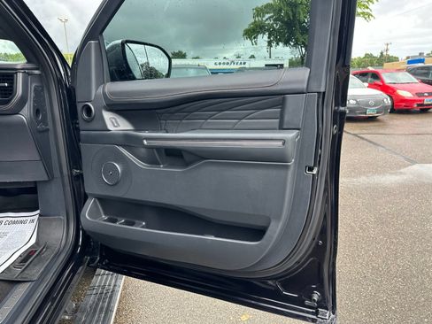 Used 2023 Ford Expedition Platinum AWD/4WD image 45