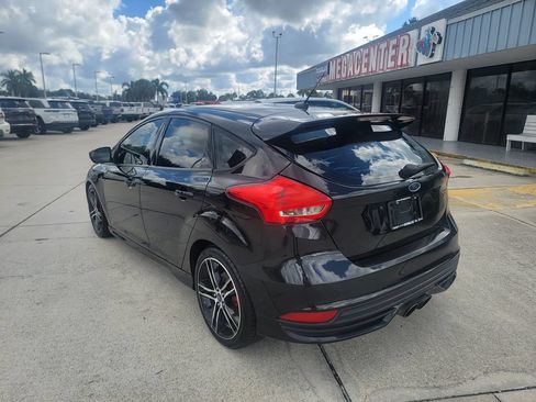 Used 2015 Ford Focus ST w/ Equipment Group 402A FWD image 2