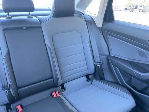 Used 2025 Volkswagen Jetta SE image 37