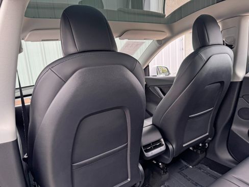 Used 2022 Tesla Model Y Performance image 35