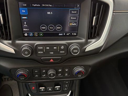 Used 2018 GMC Terrain SLT w/ Infotainment Package II AWD/4WD image 15