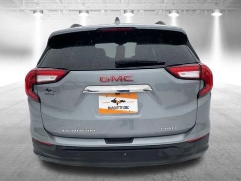 Used 2023 GMC Terrain SLE w/ Driver Convenience Package image 9