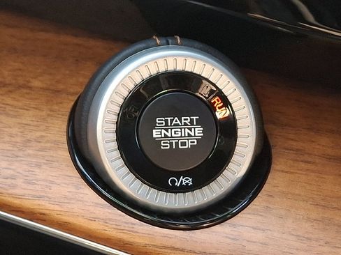 Certified 2022 Jeep Grand Wagoneer Series III image 29