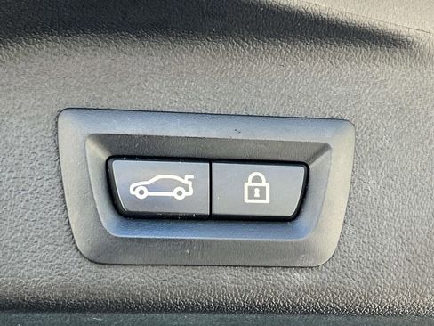 Used 2019 BMW X5 xDrive40i w/ Luxury Seating Package image 16