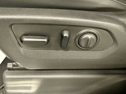 Used 2019 GMC Sierra 1500 SLT w/ SLT Premium Package image 10