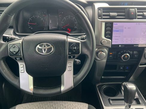 Used 2022 Toyota 4Runner SR5 AWD/4WD image 11