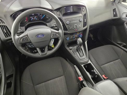 Used 2018 Ford Focus SE FWD image 31